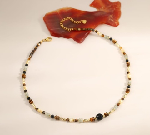 Naszyjnik z naturalnych kamieni – subtelna elegancja na każdy dzień