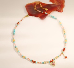 Kolorowy naszyjnik z naturalnych kamieni